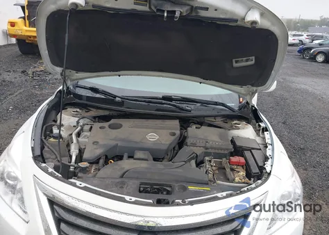 2014 Nissan Altima 2.5 S z USA, uszkodzony, nr VIN 1N4AL3AP4EN371946